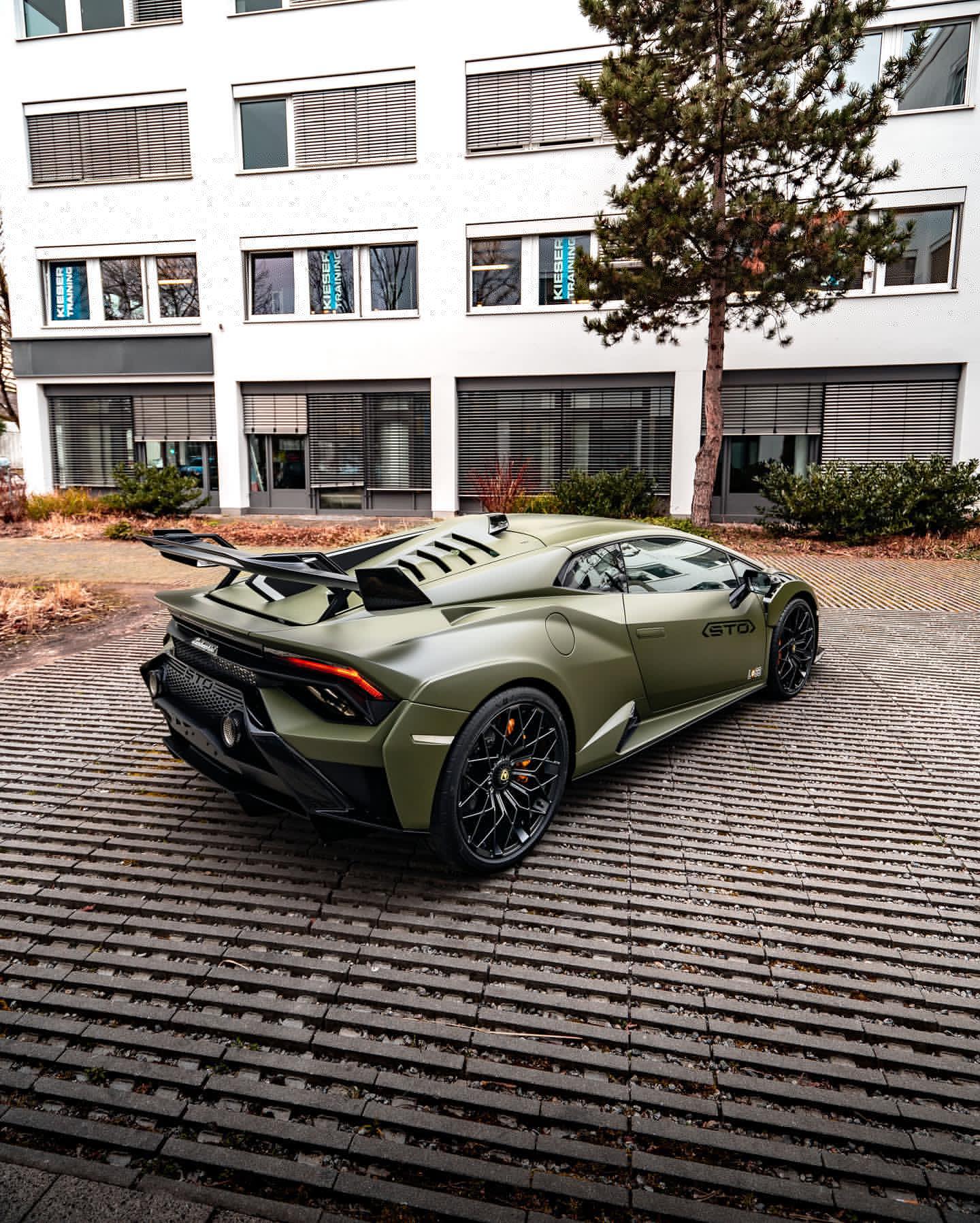蘭博基尼Huracán STO