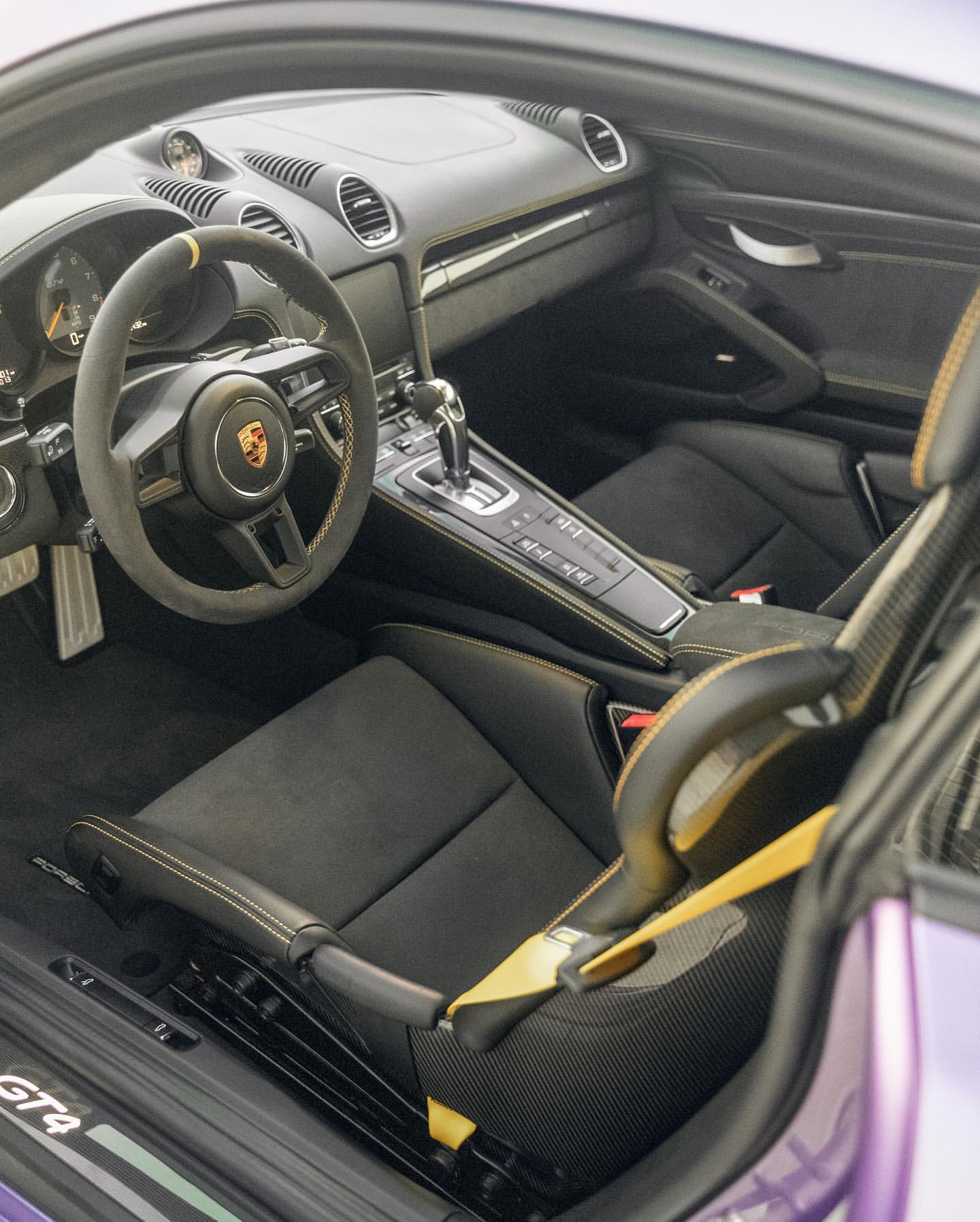 保時捷718 GT4