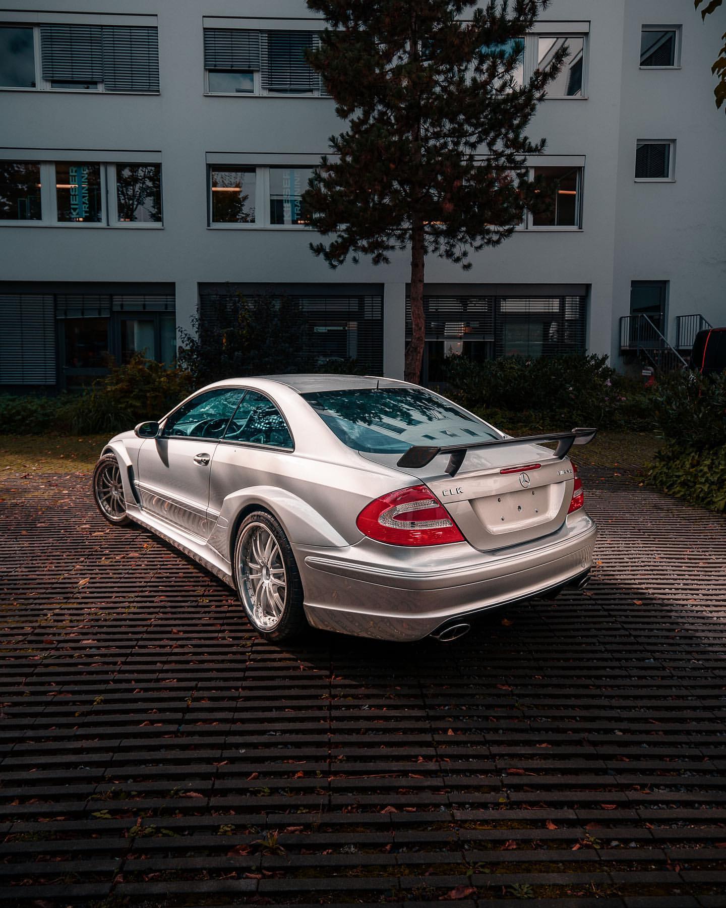 梅賽德斯奔馳CLK DTM AMG