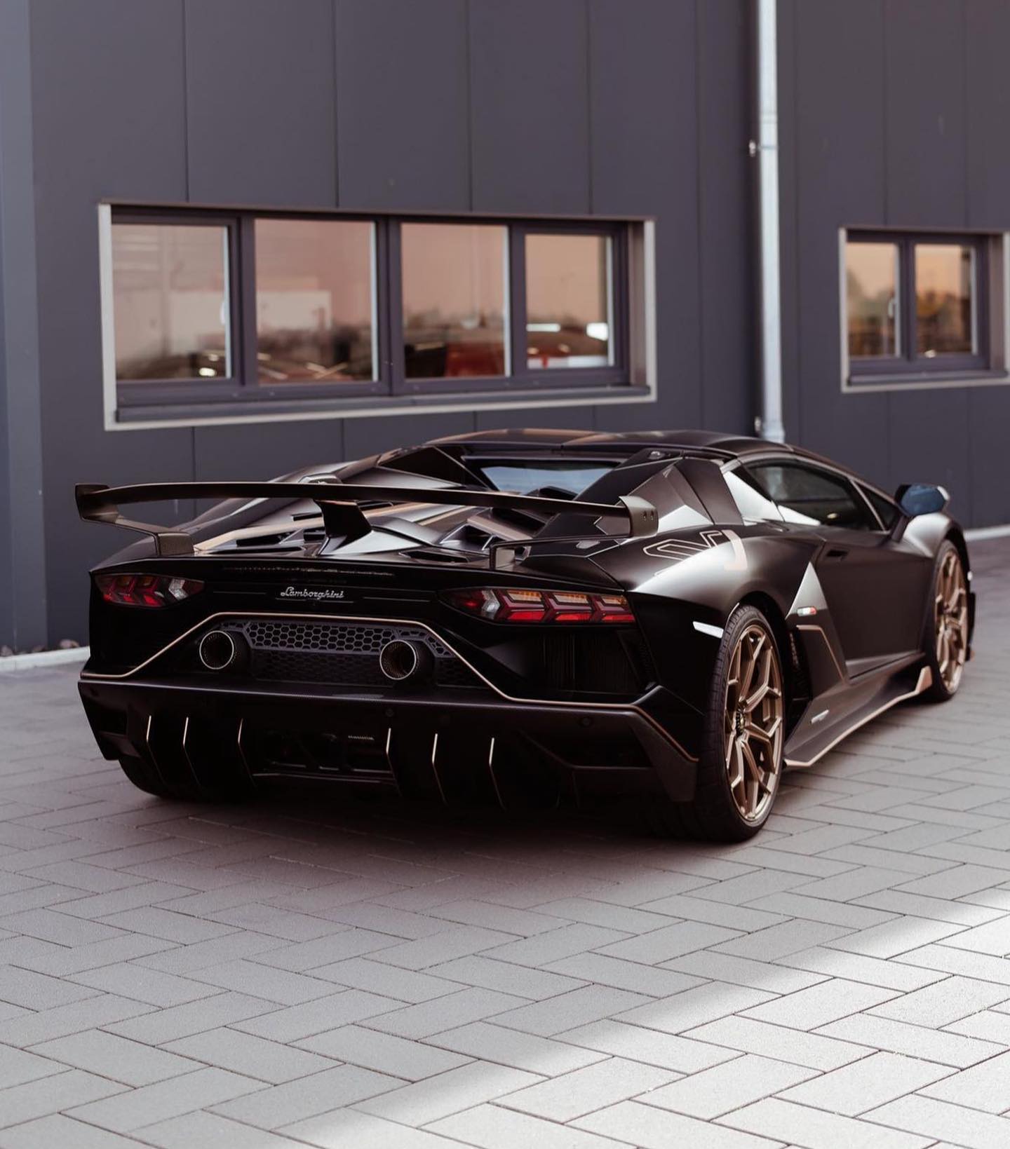 蘭博基尼AVENTADOR SVJ