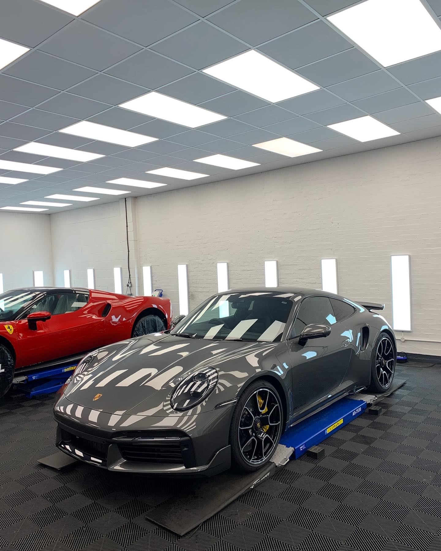新款保時捷911 Turbo S裝貼XPEL漆面保護膜/隱形車衣